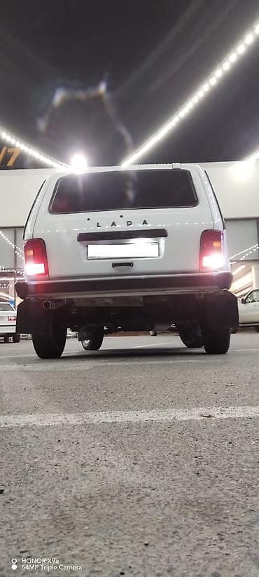 sprinter satisi: VAZ (LADA) 4x4 Niva: 1.7 l | 2011 il 214000 km Ofrouder/SUV — 5