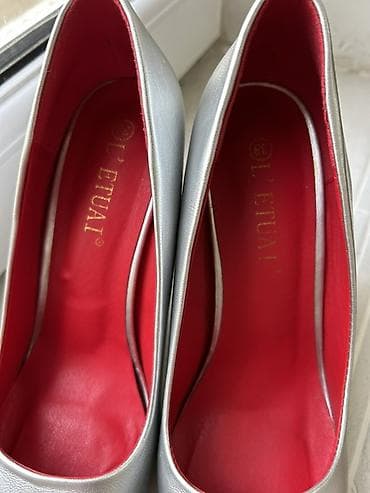 green tea parfum: Gümüş rəngli qadın tuflisi – L’ETUAI - Model: Klassik stiletto - — 3