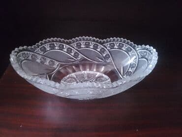 guldanda gul: Bir vaza, Xrustal — 2