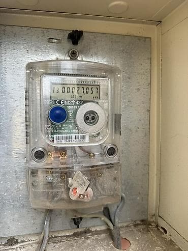 Satilir Xüsusiyyətlər: - Tək otaqlı geniş zal, mərmər naxışlı kafel