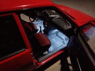 samara 2114: LADA Samara (VAZ-2109) – qırmızı rəngli, 5 qapılı hetçbek. Texniki və — 5