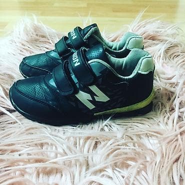 Uşaq geyimi və ayaqqabıları: Razmer:33 Stelka:22,5sm
Qiymet:1AzN — 6