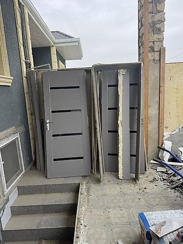 Ev və bağ: Metal və PVC qapılar – komplekt - Rəng: boz (metal qapılar), ağ (PVC — 1