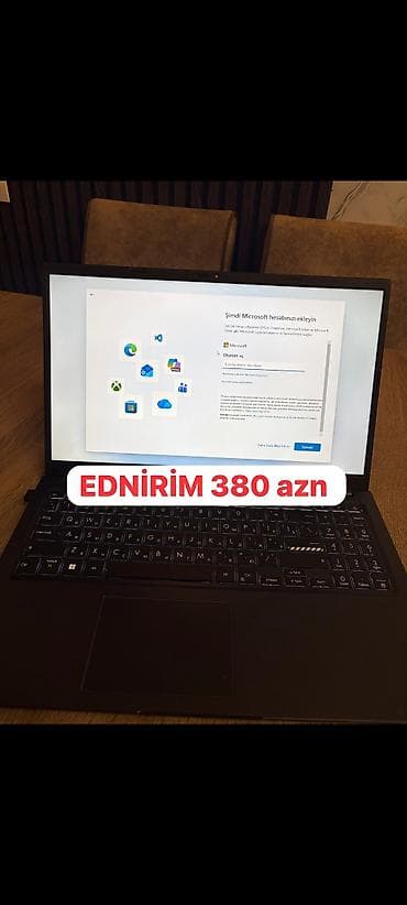 macbook pro adapter: Noutbuk – qara rəng, tam ölçülü klaviatura (rus/ingilis hərfləri) — 1