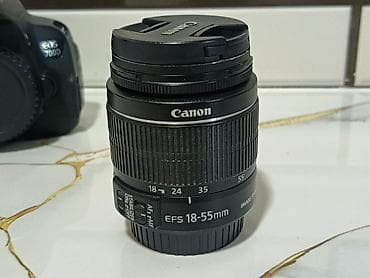 Canon EOS 700D DSLR fotoaparat + Canon EF-S 18-55mm IS II obyektiv — 2