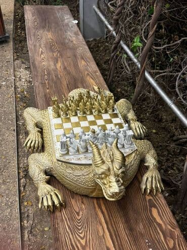 Şahmatlar Hazir əldə var.çeşid çoxdu. Çatdırılma 1_2 saata edilir. Qoz
