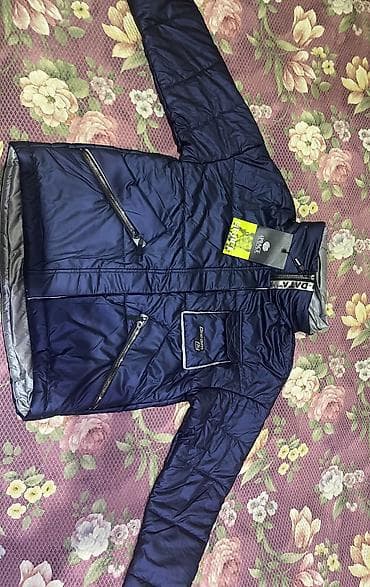 korpə geyimləri: Uşaq qış gödəkçəsi – tünd göy rəngdə, yüngül və isti. Kurtkanın içində — 1