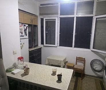 Mənzillər: Bakı, Yasamal, 2 otaqlı, Köhnə tikili, m. İnşaatçılar, 35 kv. m — 8