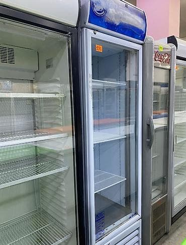 Ticarət vitrin soyuducusu - Şüşə qapılı, dikey vitrindir; içi