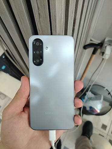 hard disk ssd: Samsung Galaxy A17, 128 GB, rəng - Gümüşü, Simsiz şarj — 2