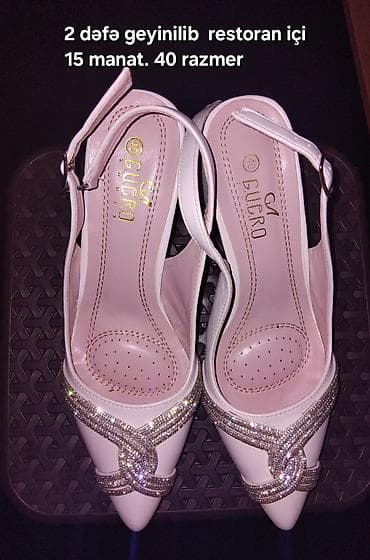 secret eau de parfum: 2 dəfə geyinilib restoran içi. 40 razmer 15 azn. Orta hündürdaban — 1