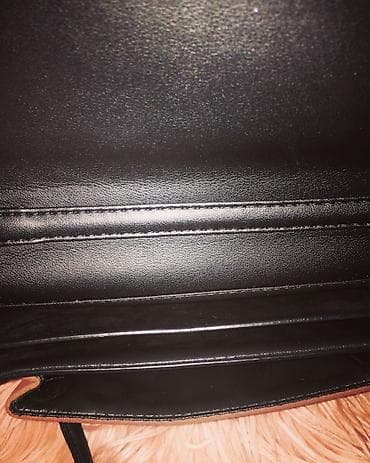 sumkalar 2025: Eni:23sm Uzunluq:15sm
Brend: Louis Vuitton
Qiymet:32AzN(tezedi) — 8