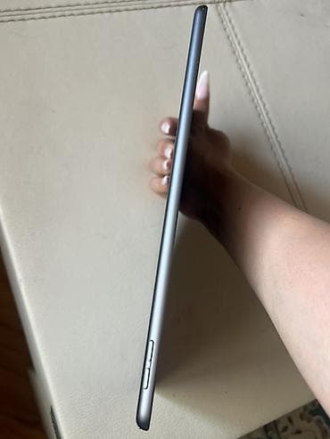 mini digital kamera: İşlənmiş Apple iPad 7 (2019), 10,2", 64 GB, Ünvandan götürmə — 5