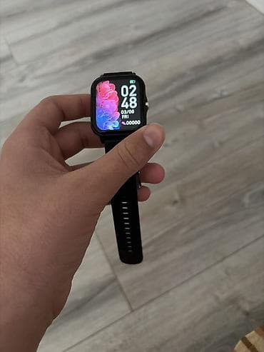 Ağıllı saat – kvadrat korpuslu, toxunma ekranlı, qara rəngli silikon