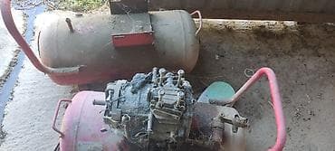 kompressor 100l: İki ədəd köhnə tip stasionar-kompressor komplekti. Xüsusiyyətlər: - — 1