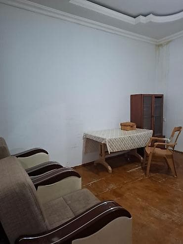 Seherin merkezinde. 28 may metrosunun teze cixisinin yaxinliginda — 2