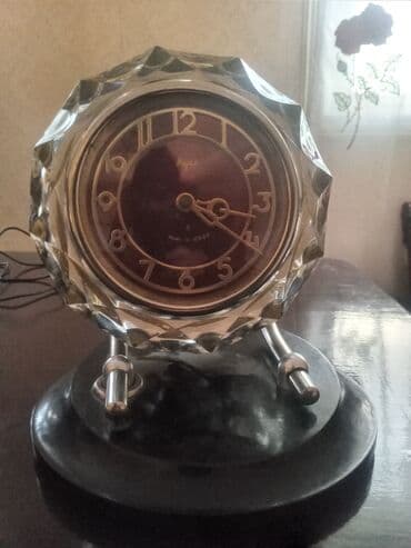 Kolleksiya kartları: Masaüstü Mexaniki Əntiq saat 1970 il — 2