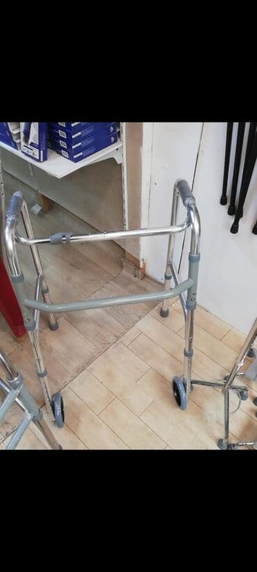 Yerimək üçün arabalar, çəliklər, əsalar, rollatorlar: Volker esa yerimek ucun esa yurutkec xadnok esa Hundurluk — 1