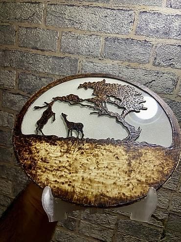 yeni il süfrə bəzəyi: Şüşə üzərində yandırma ilə taxta dekor kəsimi. Əl işidi — 2