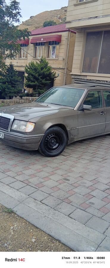 turbo az c class: Mercedes-Benz W124 sedan - Gövdə: 4 qapı, metalik boz rəng - Ön — 2