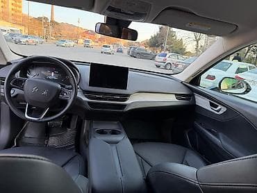 Продажа авто: Elektrik sedan – Hongqi E-QM5 - Kuzov: aerodinamik xəttlərə malik ağ — 8