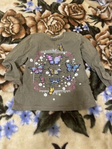 toxunma uşaq koftaları: Uşaq geyimiher biri 10 azn - Ağ uzunqol köynək: Ön hissədə qrafik — 12