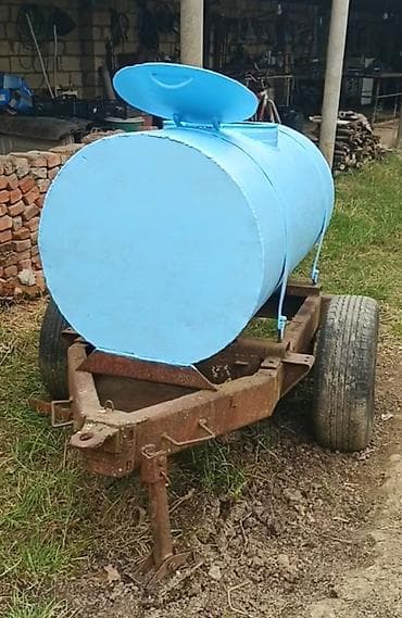 Su daşıma üçün qoşqu tipli metal çən - Qoşqu şassisi üzərində