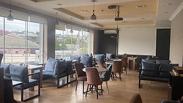 kafe stolari: Ofisiant tələb olunur, Restoran, Gündəlik ödəniş, 18-29 yaş, Təcrübəsiz — 1
