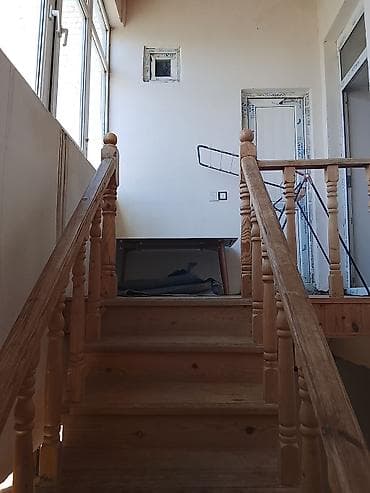 kiraye boş ev: 5 sotun içində 10 otaq 4 hamam sauzer 250 kvadirat həyətdə 50 kvadirat — 10