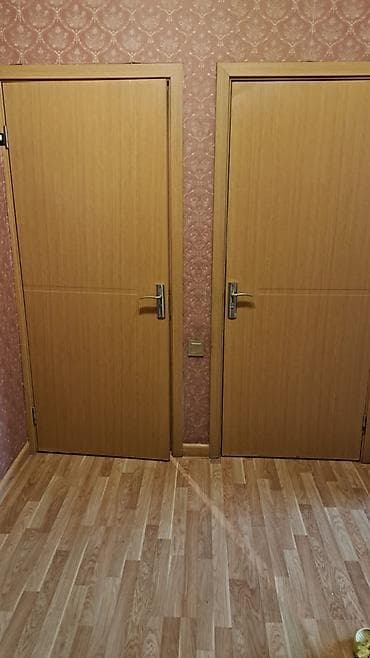 2ci el qapılar: Qapı 4 eded Təcili biri 35 azn ölçü 205x82 sm heç bir poblemi yoxdur — 1