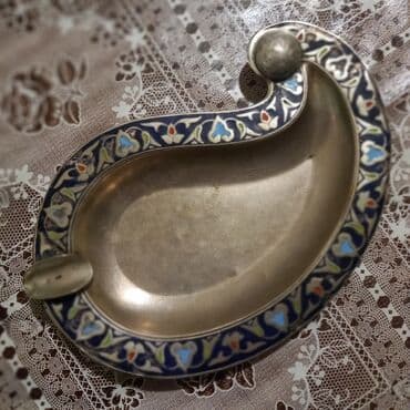 хочу продать марки: - Külqabı - Minalı və Buta formalı. - Üstündə kiril əlifbası ilə БАКЫ — 1