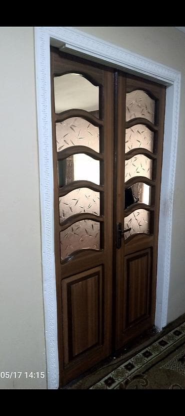 kabin künc bölməsi: İkili otaq qapısı - Material: təbii ağac (taxta) karkas və panellər - — 1