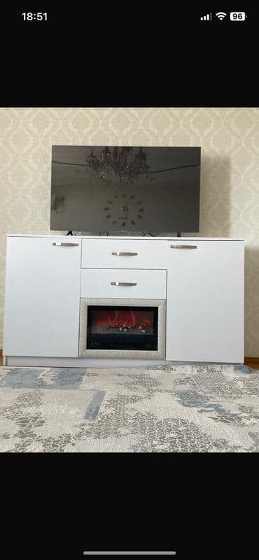 şömine: İşlənmiş, Düz TV altlığı, Polkalı, Azərbaycan — 1