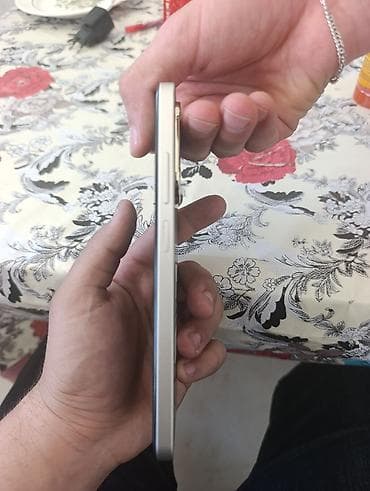 телефон флай металлический корпус: Smartfon – metal çərçivəli, düz kənarlı dizayn Xüsusiyyətlər: - — 3