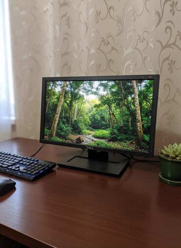 blok pitanya: Masaüstü kompüter seti – sistem bloku + Dell monitor Monitor: - Dell — 1
