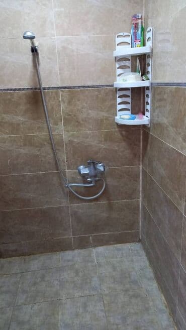 elmlerde 1 otaqli evlerin qiymeti: Bakı, 3 otaqlı, Köhnə tikili, m. Elmlər Akademiyası, 45 kv. m — 10