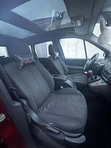 4 qapi niva: Renault Scenic, qırmızı rəngli, 5 qapılı kompakt miniven.6+1karopka — 6