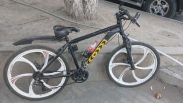 Daraq panellər: MTB tipli velosiped - Güclü alüminium gövdə, idman üslubunda qara — 2