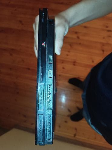 PS2 & PS1 (Sony PlayStation 2 & 1): Ps 2 slim modelidir. Problemi yoxdur. Üzərində Pes 2013 veriləcək — 5