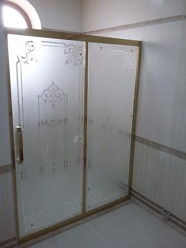 Duş kabinaları, arakəsmələr