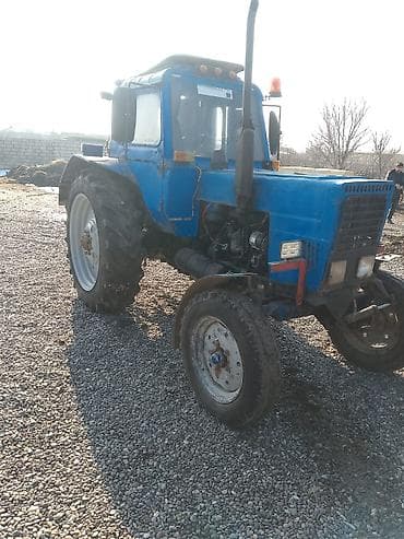 min traktor: Mavi rəngli təkərli kənd təsərrüfatı traktoru. Texniki və funksional — 1