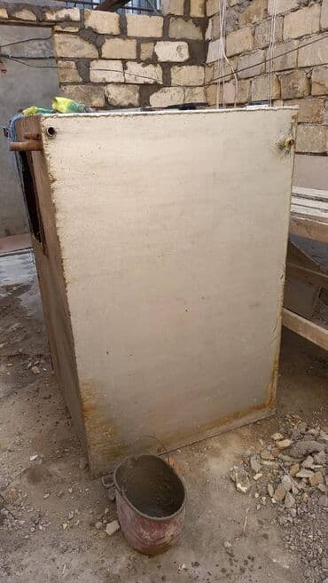 Bir tərəfində çürük var