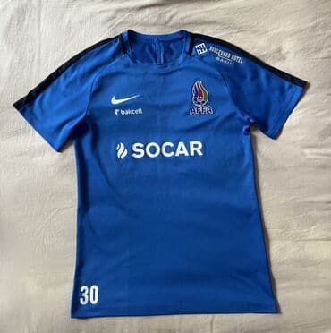 futbol elcekleri: Göylə mavi rənglərin ahəngini özündə birləşdirən idman kostyumu — 2