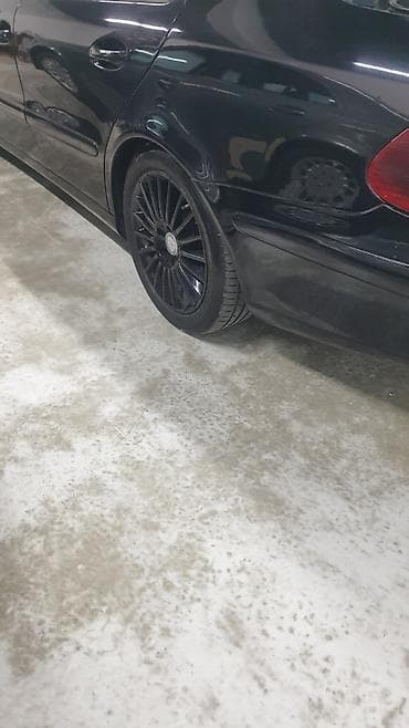 Mercedes-Benz E-Class: 2.2 l | 2003 il Sedan — 2
