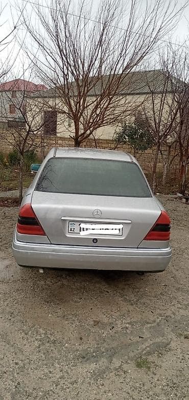 mercedes e280: Mercedes-Benz C-Class: 1.8 l | 1994 il Sedan — 9