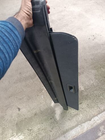 Avtomobil baqaj bölməsi üçün arxa örtük/baqaj roleti. - Renk: qara -