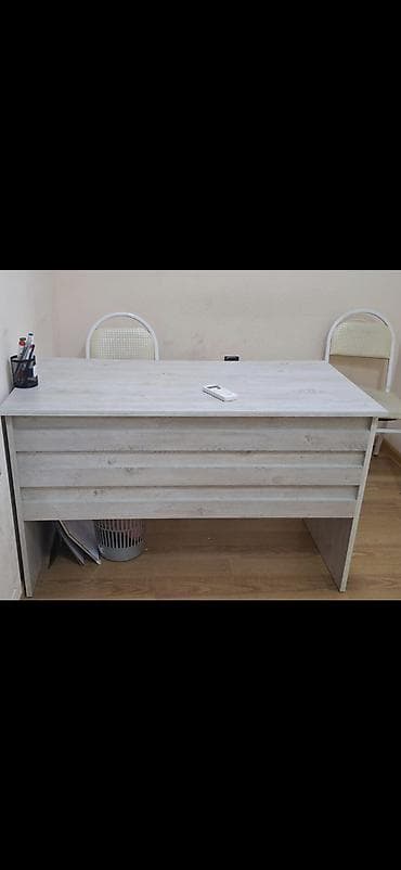ofis stullar: İki model yazı masası satılır: 1) İkinefərlik yazı masası - Ölçü: 80 — 3