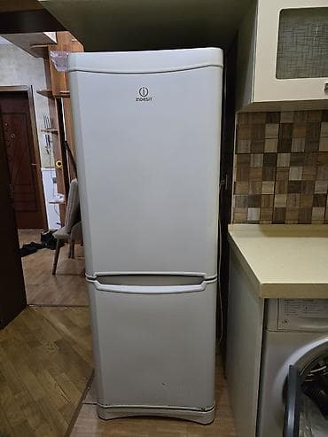 indezit: İşlənmiş 2 qapılı Indesit Soyuducu Satılır, rəng - Ağ — 1
