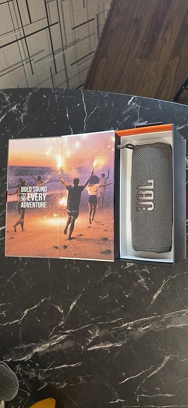 ipod classic 7: JBL Kolonka, Növ - Portativ, rəng - Boz — 3