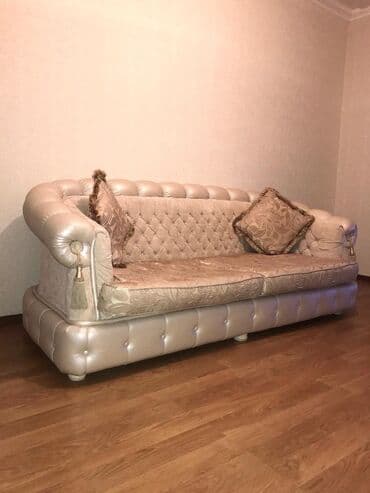 Masalar və oturacaqlar: Di̇van-kravat, İşlənmiş, Açılan, Bazasız, Nabuk, Çatdırılma yoxdur — 1